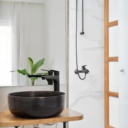 Lando Luxury Living- 2-bedroom 하니아