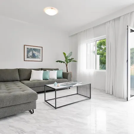 Lando Luxury Living- 2-bedroom